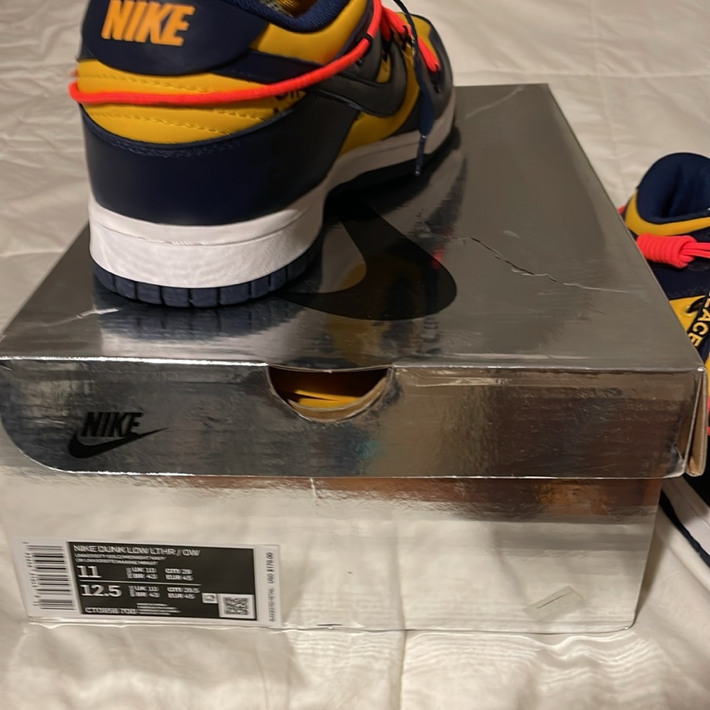 Nike Dunk Low x Off-White Michigan - Picture 6 of 9
